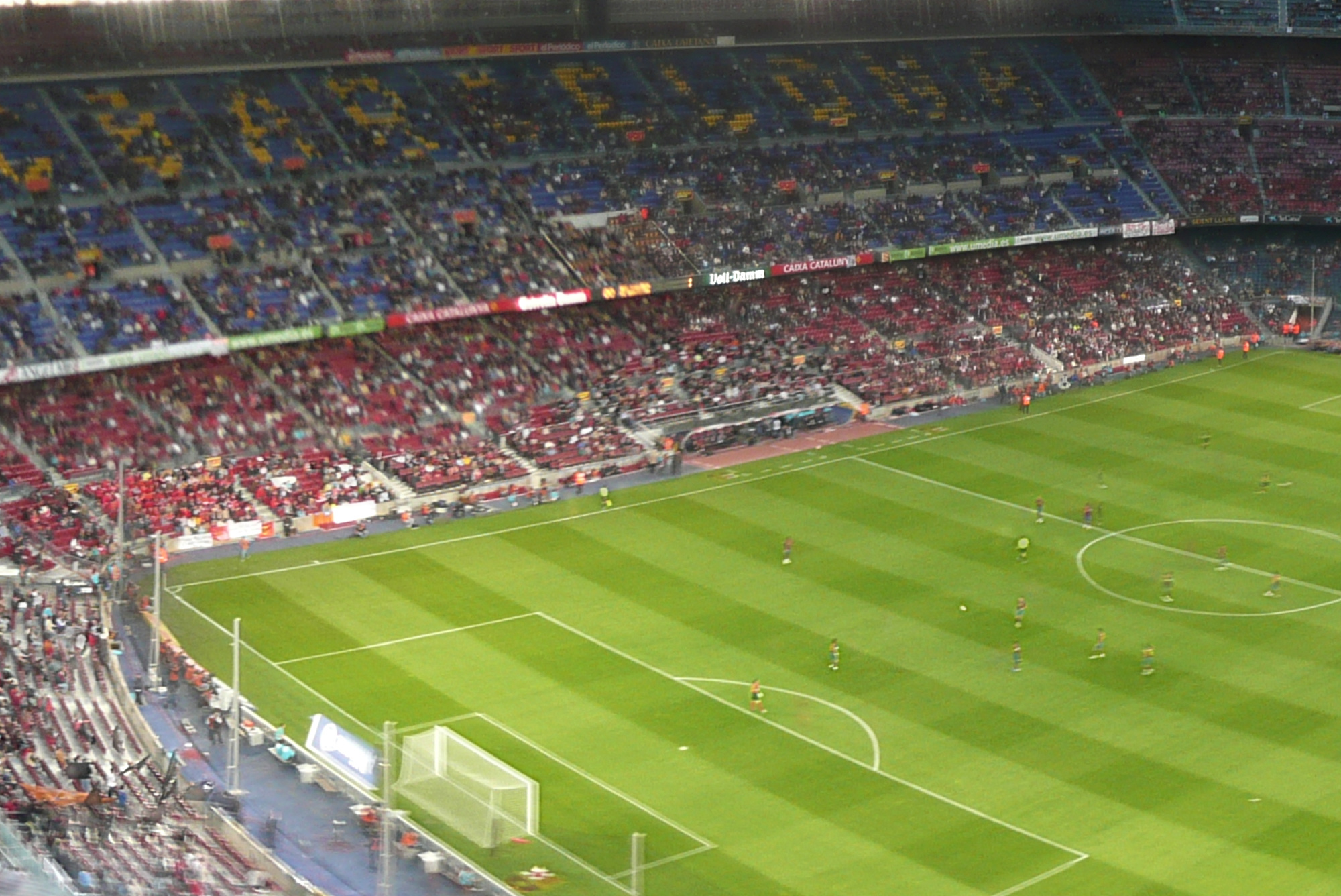 Blick auf ein Fußballstadium